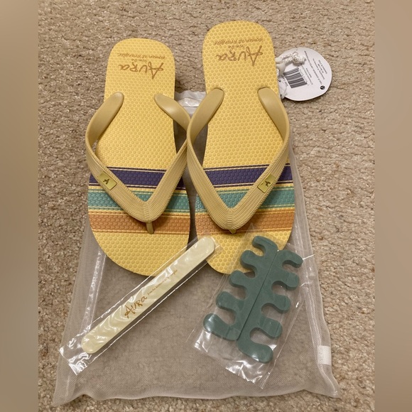 💙 NWT Wrangler Aura Flip Flops, Sandals, Women’s, Summer, Gift Set, Size Large - Picture 1 of 11